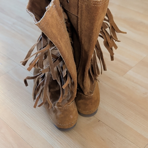 Minnetonka Brown Fringe Lace Up Boots - Picture 4 of 8
